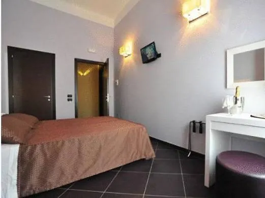 Cenci Bed & Breakfast Fontana Di Trevi Roma 2*,  İtalya